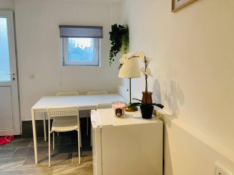 Studio House Near Paris Epinay-sur-Seine Bagian luar foto