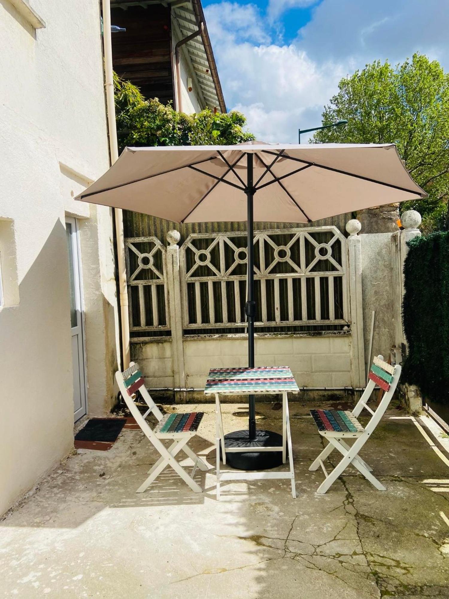 Studio House Near Paris Epinay-sur-Seine Bagian luar foto